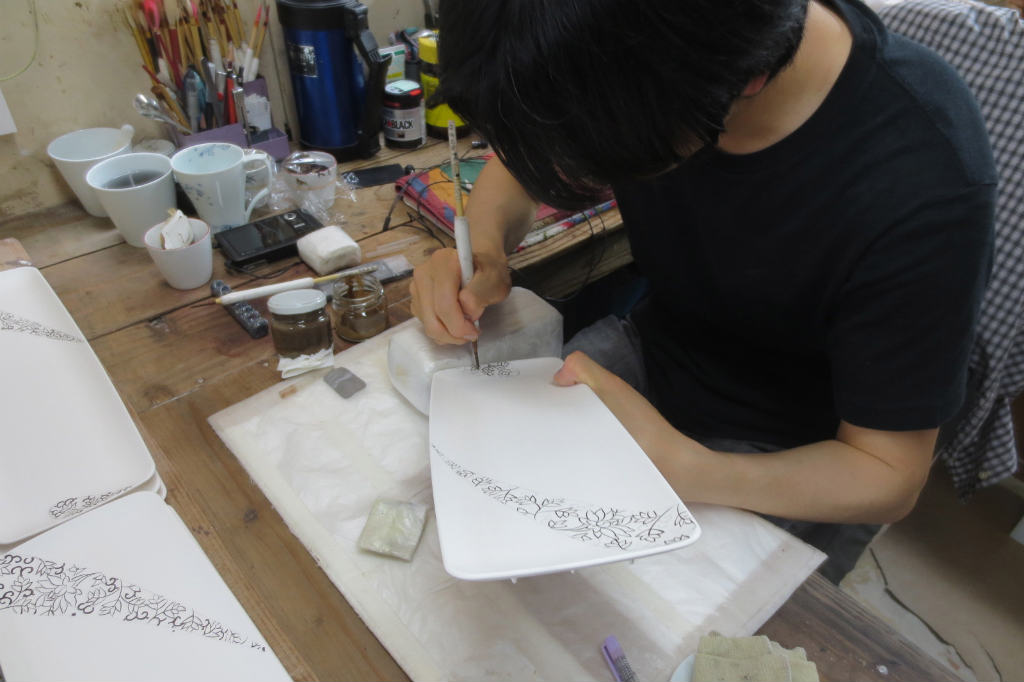 下絵付け(したえつけ)とは