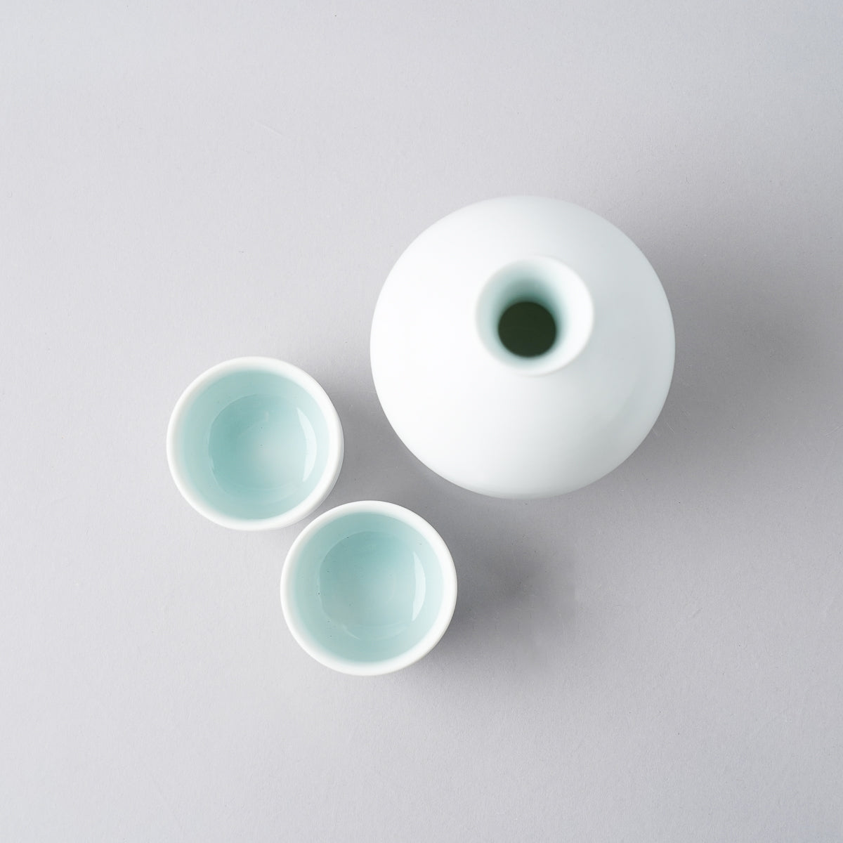 有田焼 外刷毛内青白磁 酒器揃(徳利と盃) ARITA PORCELAIN LAB Studio1156