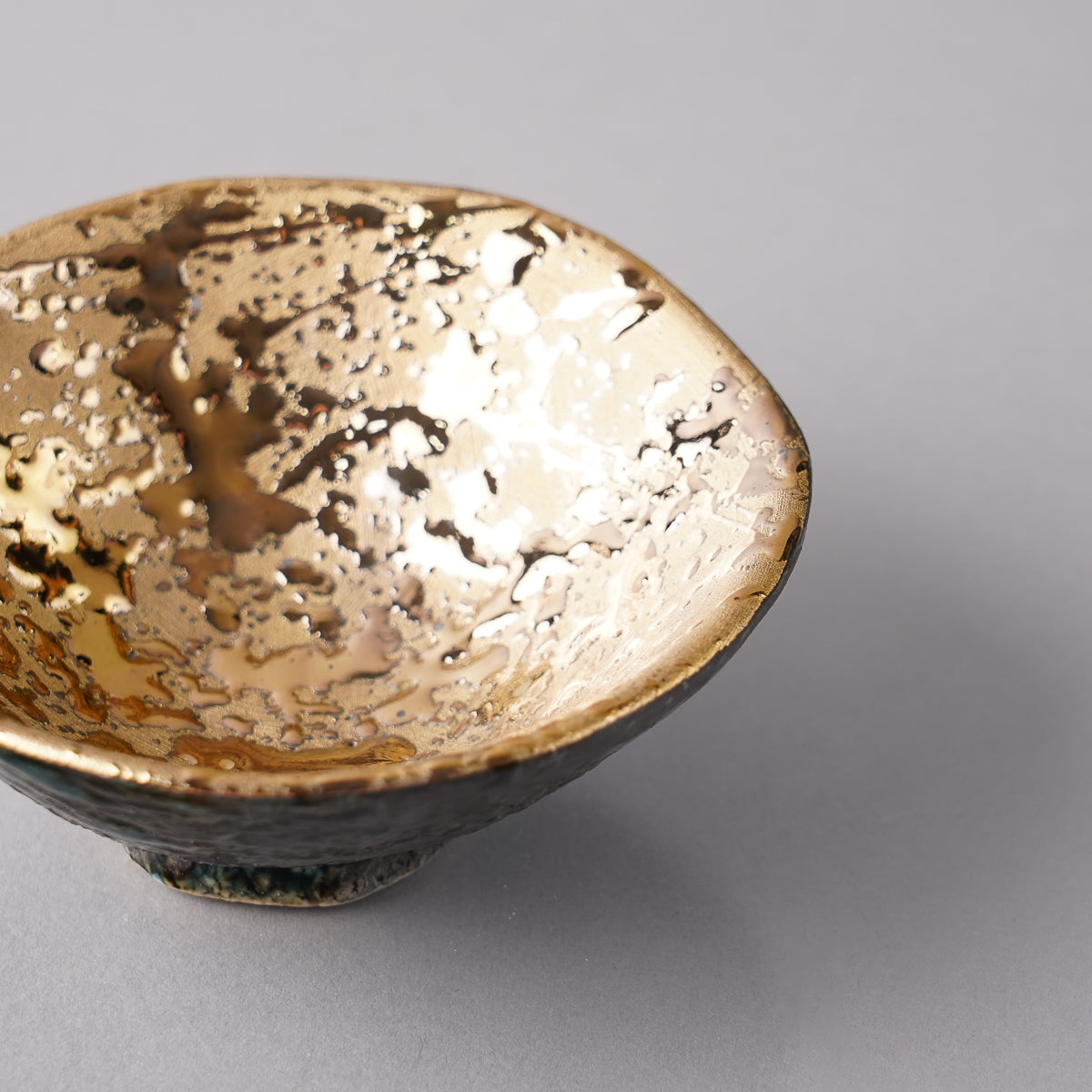 有田焼 手捻り平盃 80ml 内金 Dorogama Studio1156