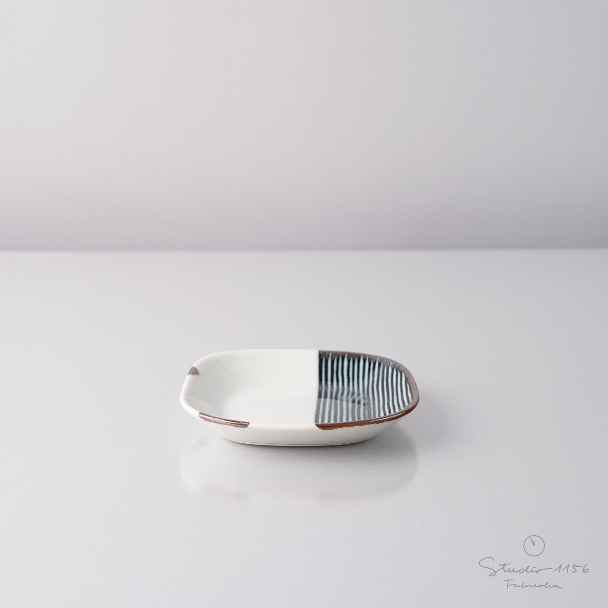 波佐見焼 ハーフライン 角小皿 9cm Fukuho Studio1156