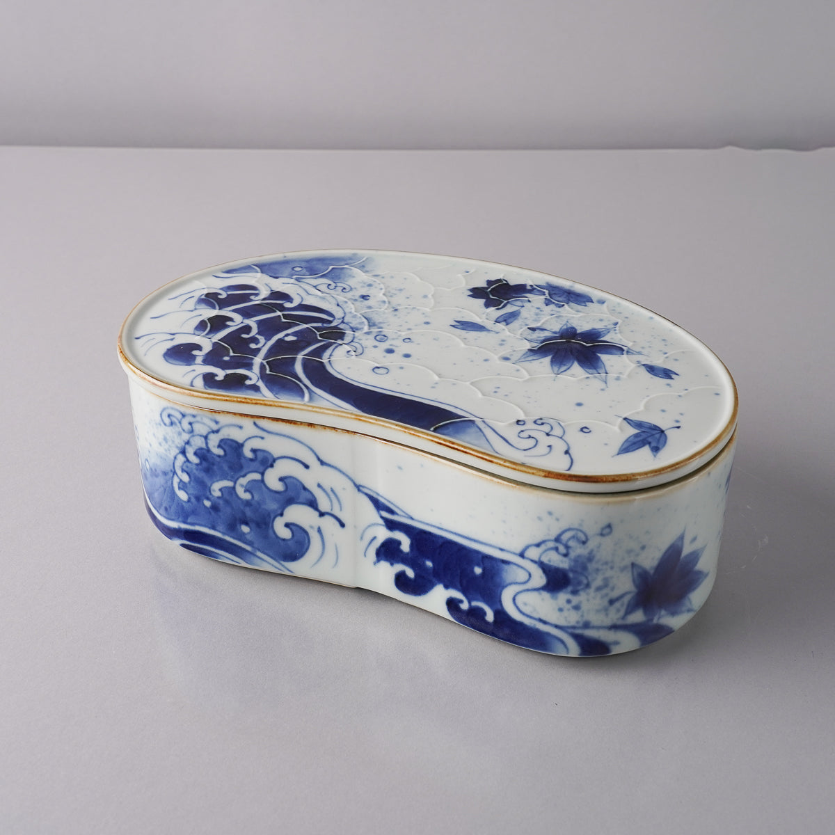 有田焼 染付 波濃春秋紋 繭型蓋物 20cm Fukusen Studio1156