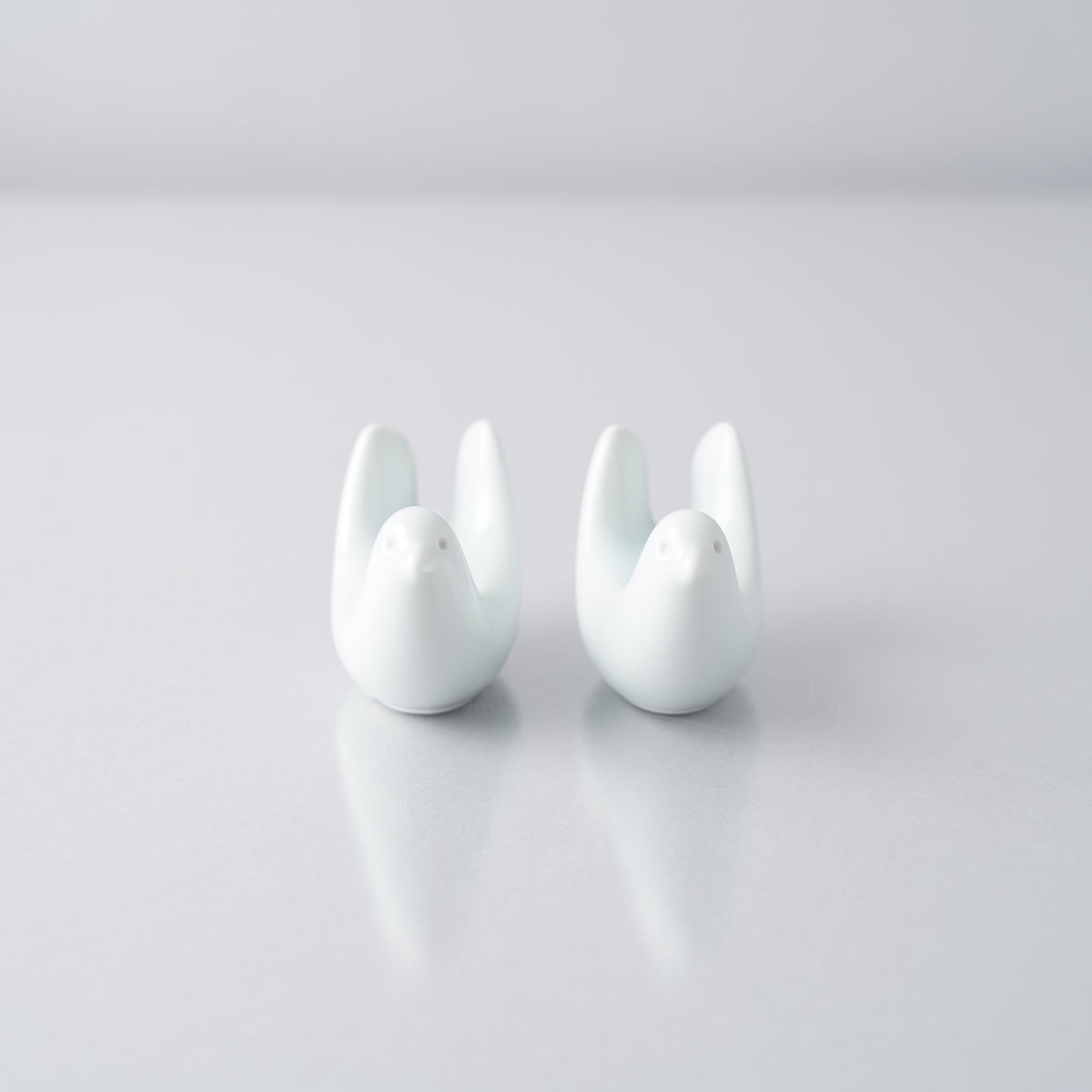 波佐見焼 青白磁 とり型 箸置き 5.5cm Hakusan Studio1156