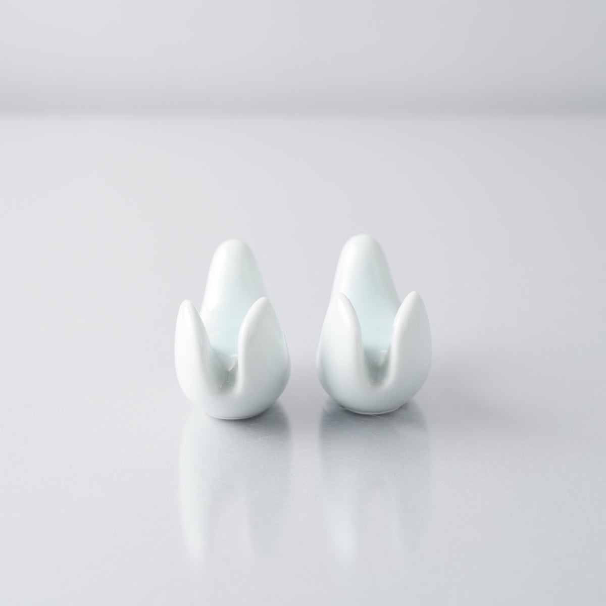 波佐見焼 青白磁 とり型 箸置き 5.5cm Hakusan Studio1156