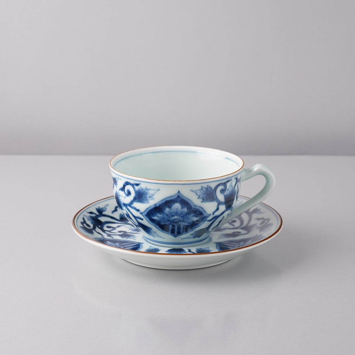 有田焼 古染付 木甲綾目唐草紋 コーヒー碗皿 200ml Housen Studio1156