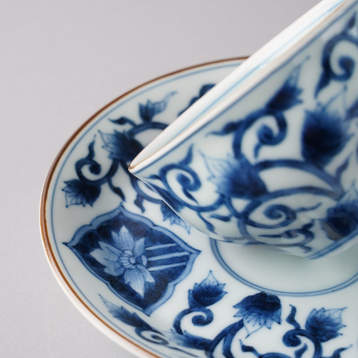 有田焼 古染付 木甲綾目唐草紋 コーヒー碗皿 200ml Housen Studio1156