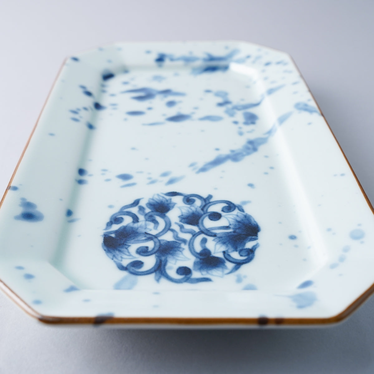 有田焼 隅切長角皿 丸紋唐草 21.5cm Housen Studio1156