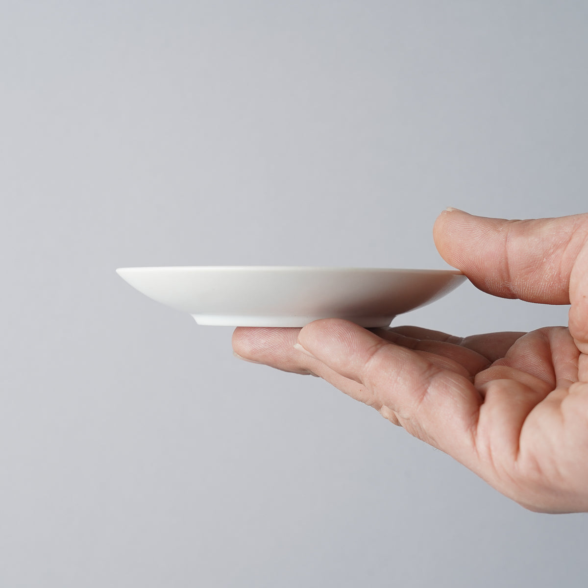 有田焼 網目金彩 白マット 豆皿 10.5cm Kouemon Studio1156