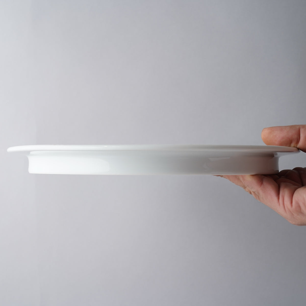 有田焼 錦金彩唐草 九寸高台フラットプレート 28cm Kouemon Studio1156