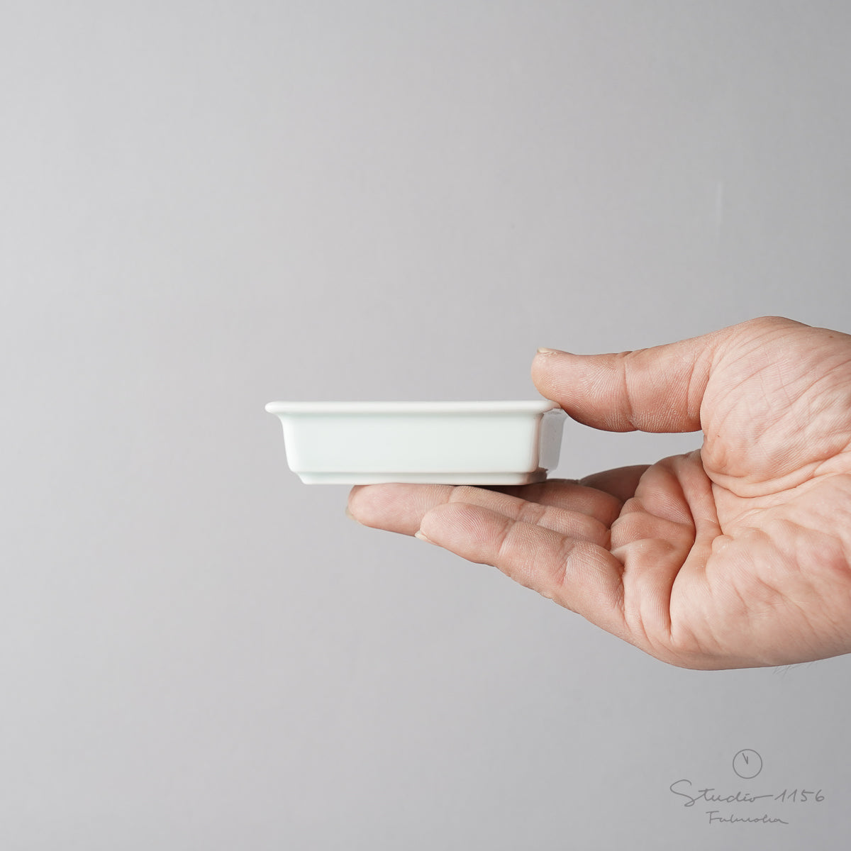 波佐見焼 染付 高山寺 笹兎 円渕長角小付 8cm Korin Studio1156