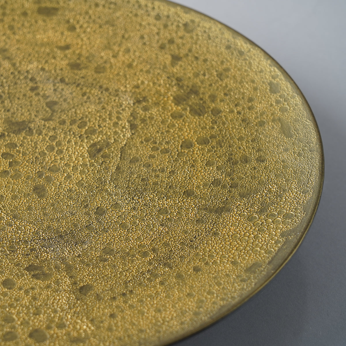 有田焼 泡化粧シリーズ 高台プレート(L) 22.5cm Kichiemon Studio1156