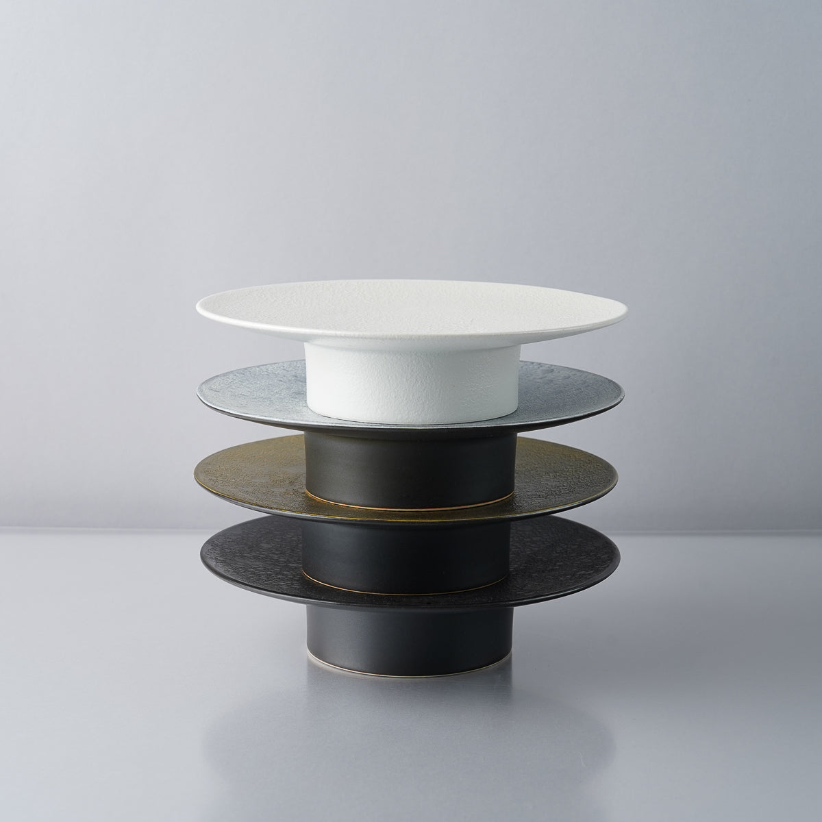 有田焼 泡化粧シリーズ 高台プレート(M) 19cm Kichiemon Studio1156