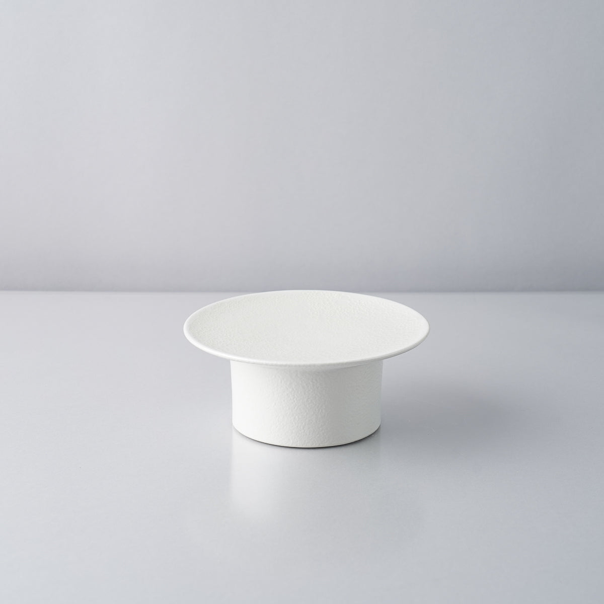 有田焼 泡化粧シリーズ 高台プレート(S) 11.5cm 白泡パール Kichiemon Studio1156