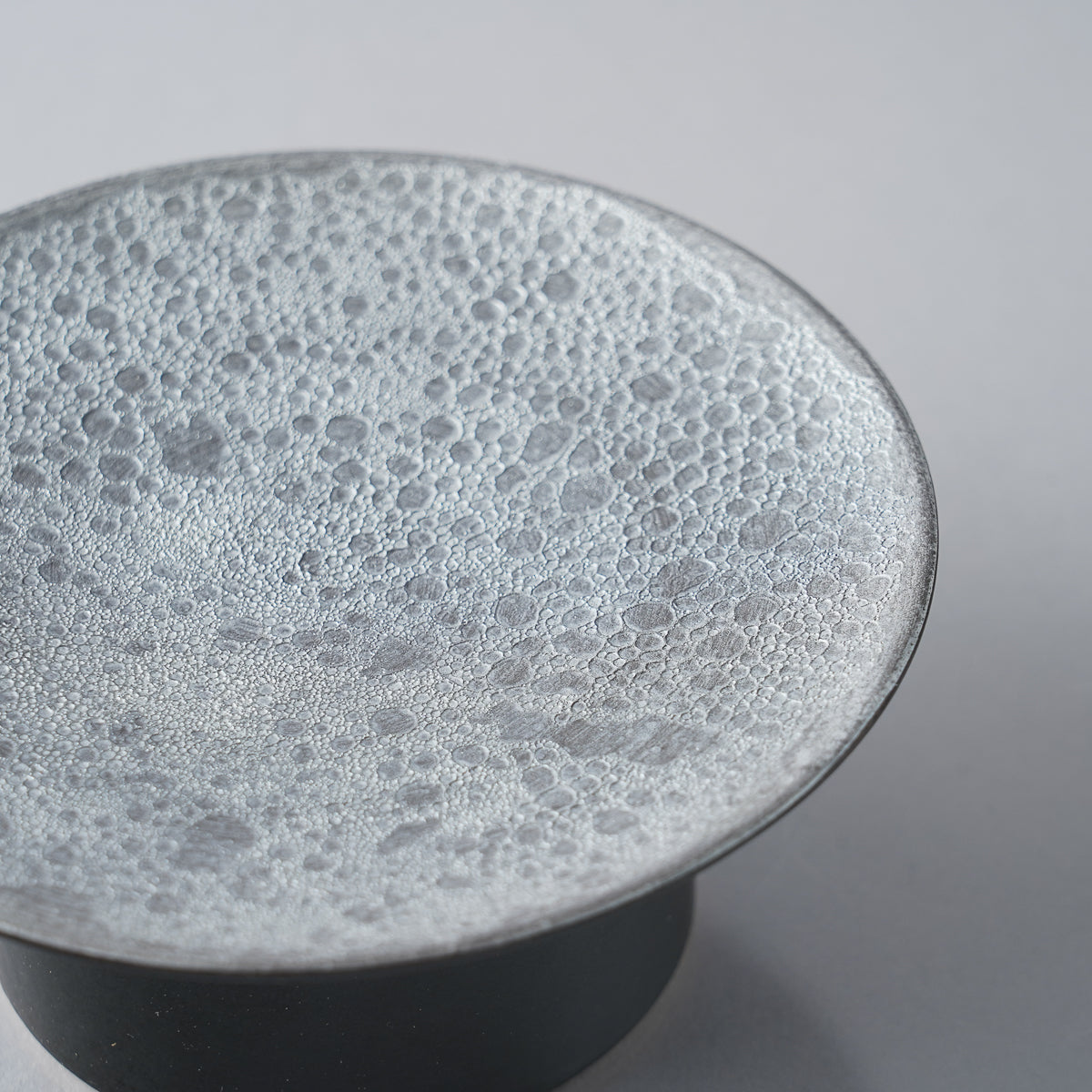 有田焼 泡化粧シリーズ 高台プレート(S) 11.5cm Kichiemon Studio1156