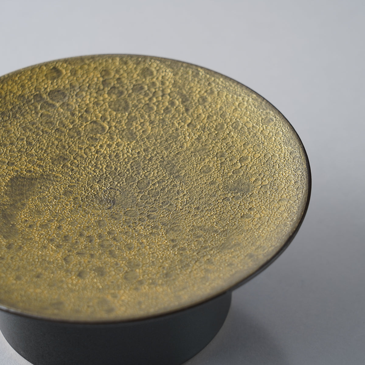 有田焼 泡化粧シリーズ 高台プレート(S) 11.5cm Kichiemon Studio1156