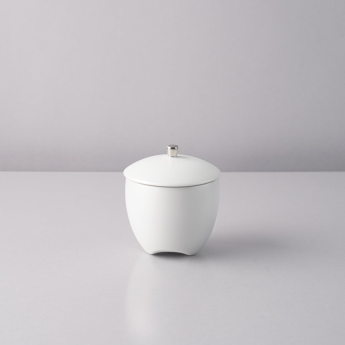 三川内焼 三ツ足 蓋付小鉢 150ml 渕銀マットパール Hiradokasho Studio1156