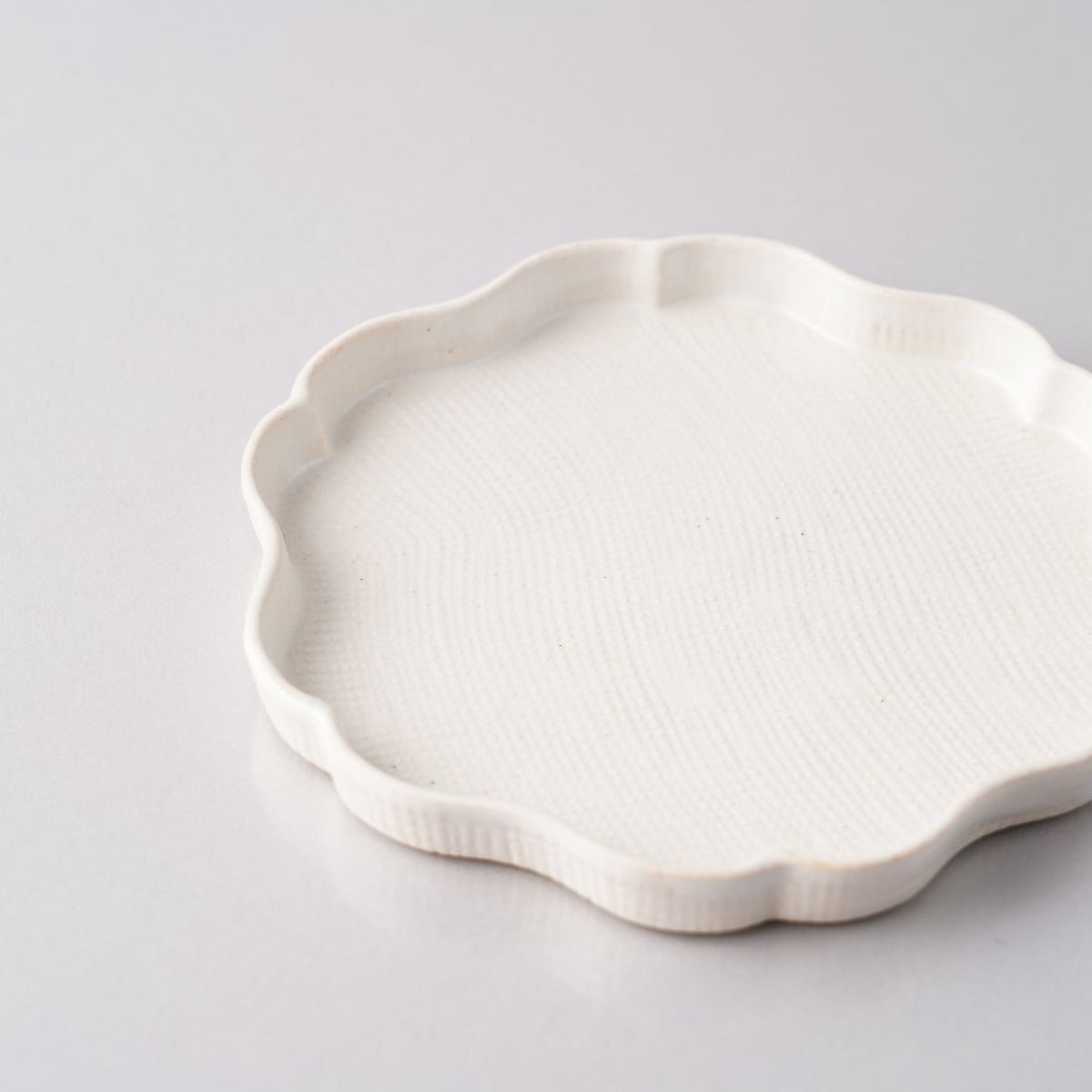 美濃焼 薄手 三寸輪花皿 11.5cm 白 Mino-ware Studio1156