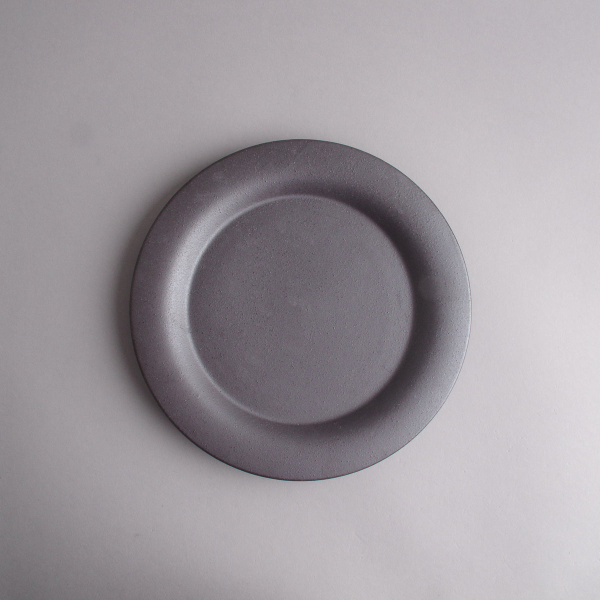 波佐見焼 JIYUシリーズ リムプレート(L) 23cm 濡羽(ぬれば) nucca Studio1156