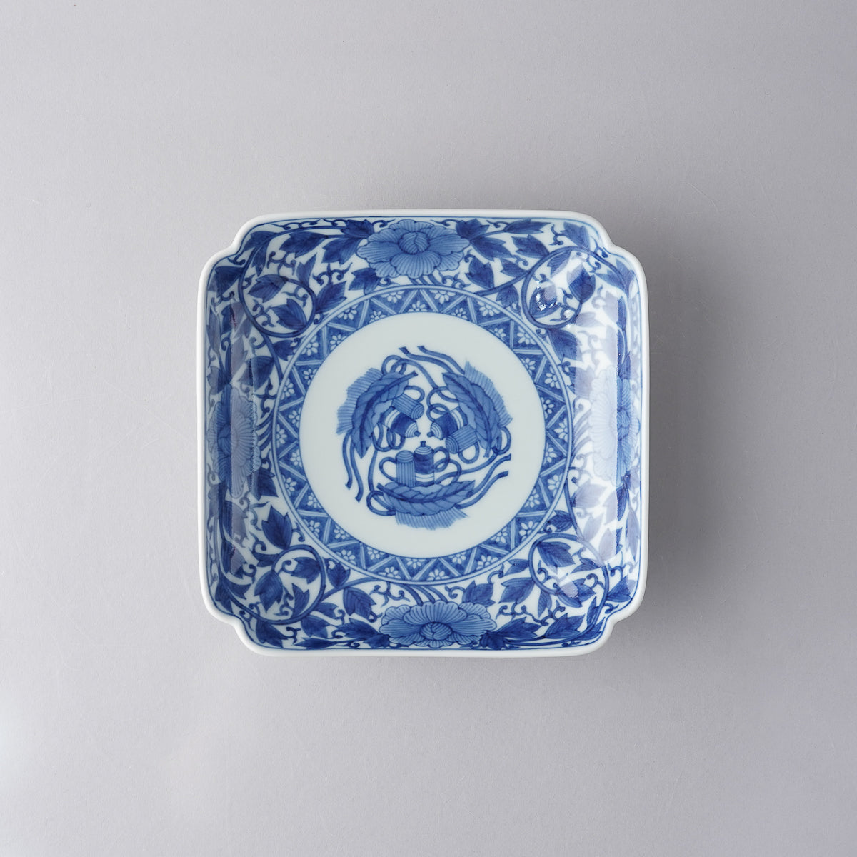 有田焼 染付 宝牡丹唐草 角切四方皿 15cm Riso Studio1156