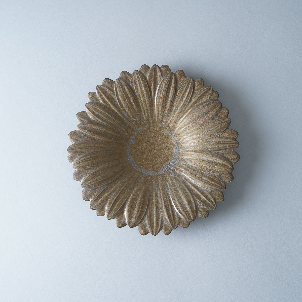 有田焼 ガーベラプレート(S) 17.5cm 金結晶 Riso Studio1156