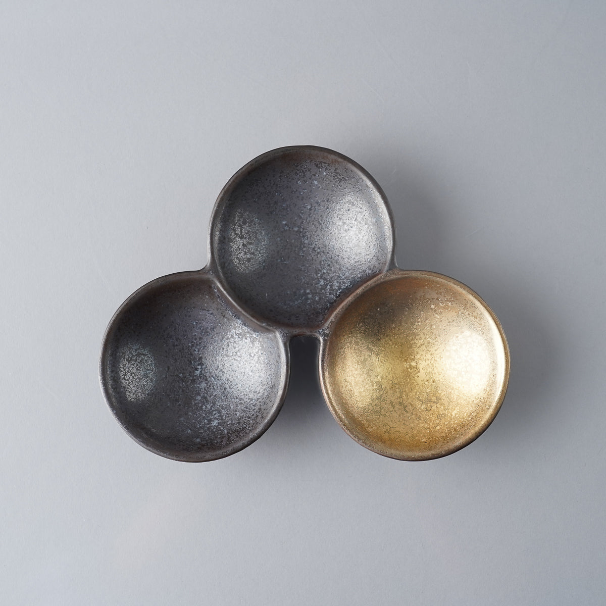 有田焼 三組小皿 仕切り皿(L) 17.5cm 黒々金 Touetsu Studio1156