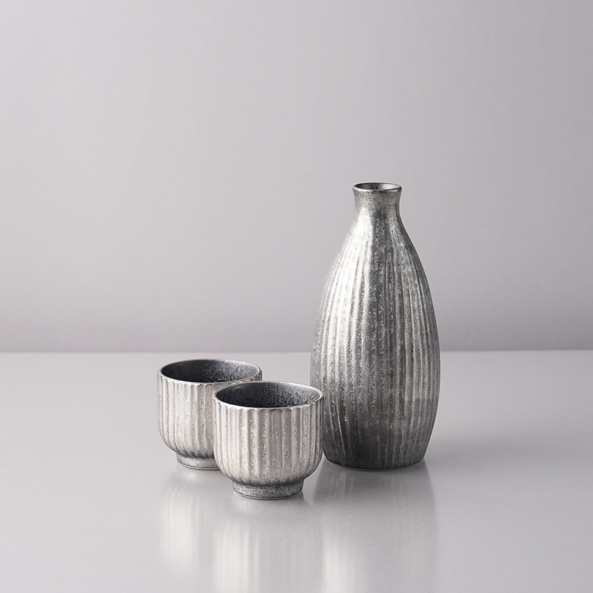 有田焼 線彫一合徳利 220ml Touetsu Studio1156