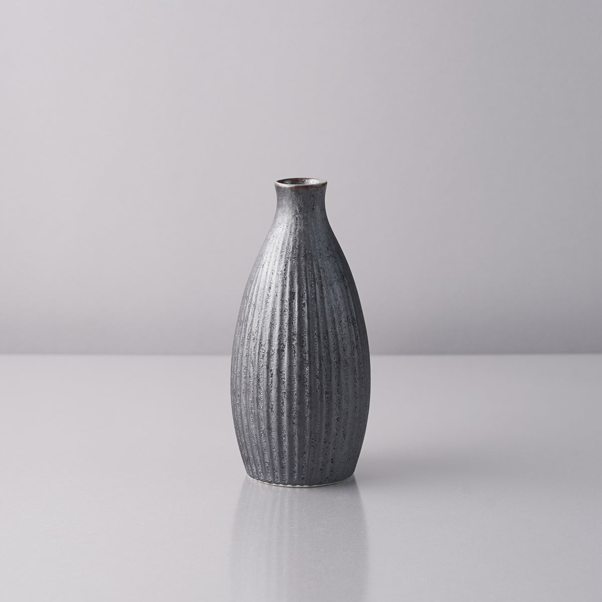 有田焼 線彫一合徳利 220ml 晶渕銀 Touetsu Studio1156