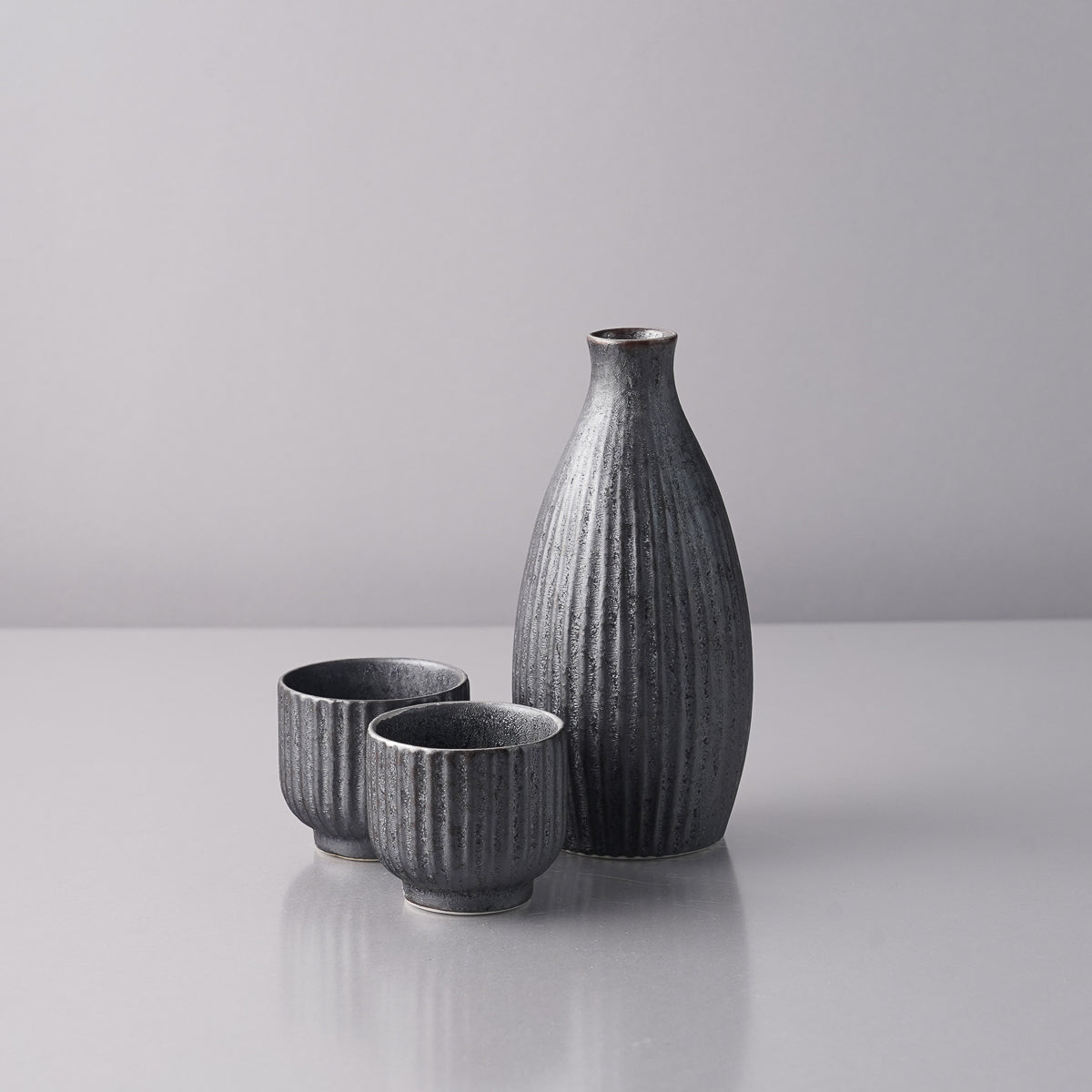 有田焼 線彫一合徳利 220ml Touetsu Studio1156