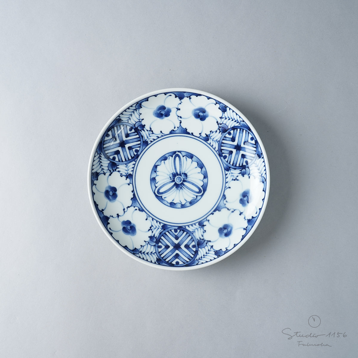 波佐見焼 染付 五寸丸皿 15cm 青黛花紋 Takayama Studio1156
