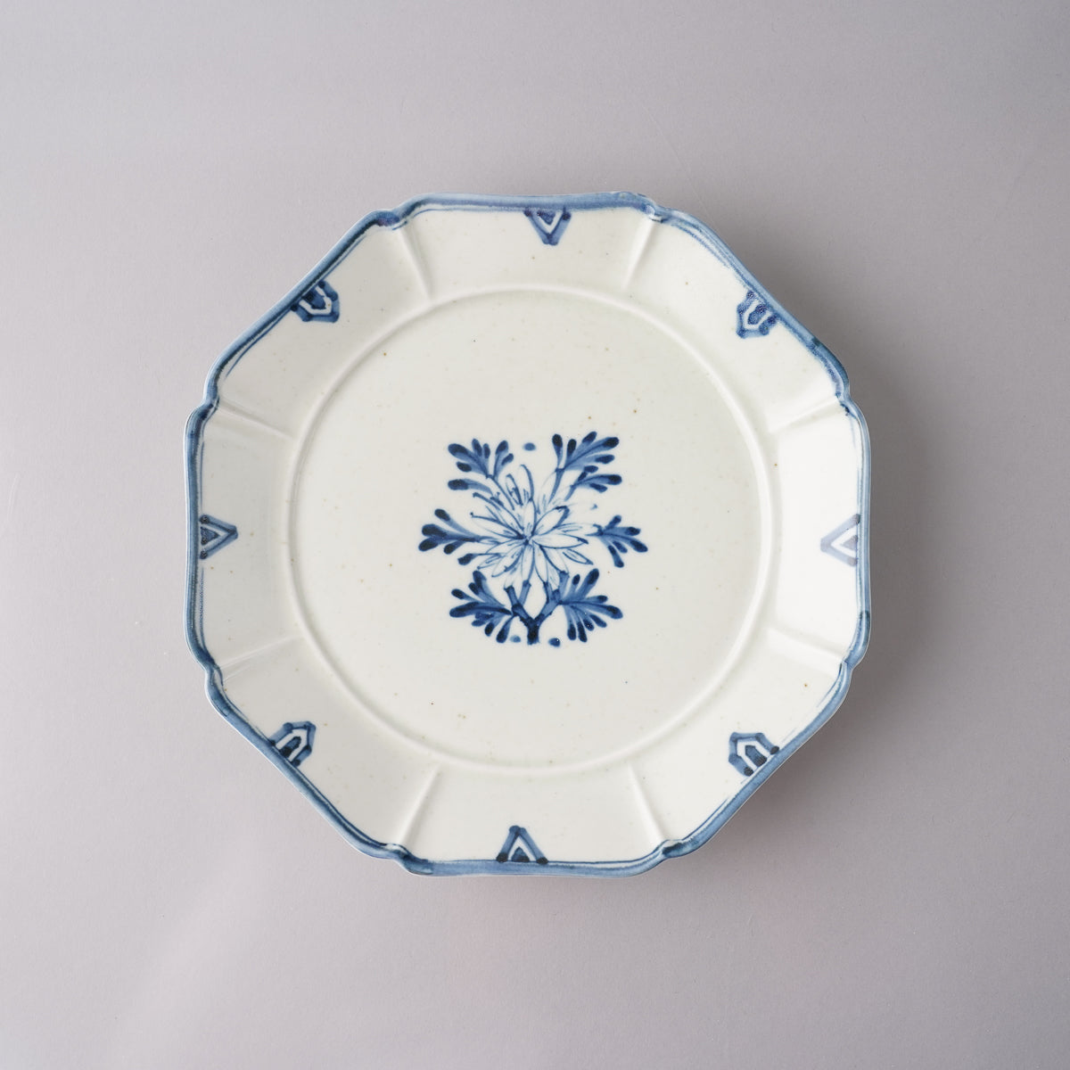 波佐見焼 八方七寸皿 21cm 古染付牡丹 Toubou-ao Studio1156