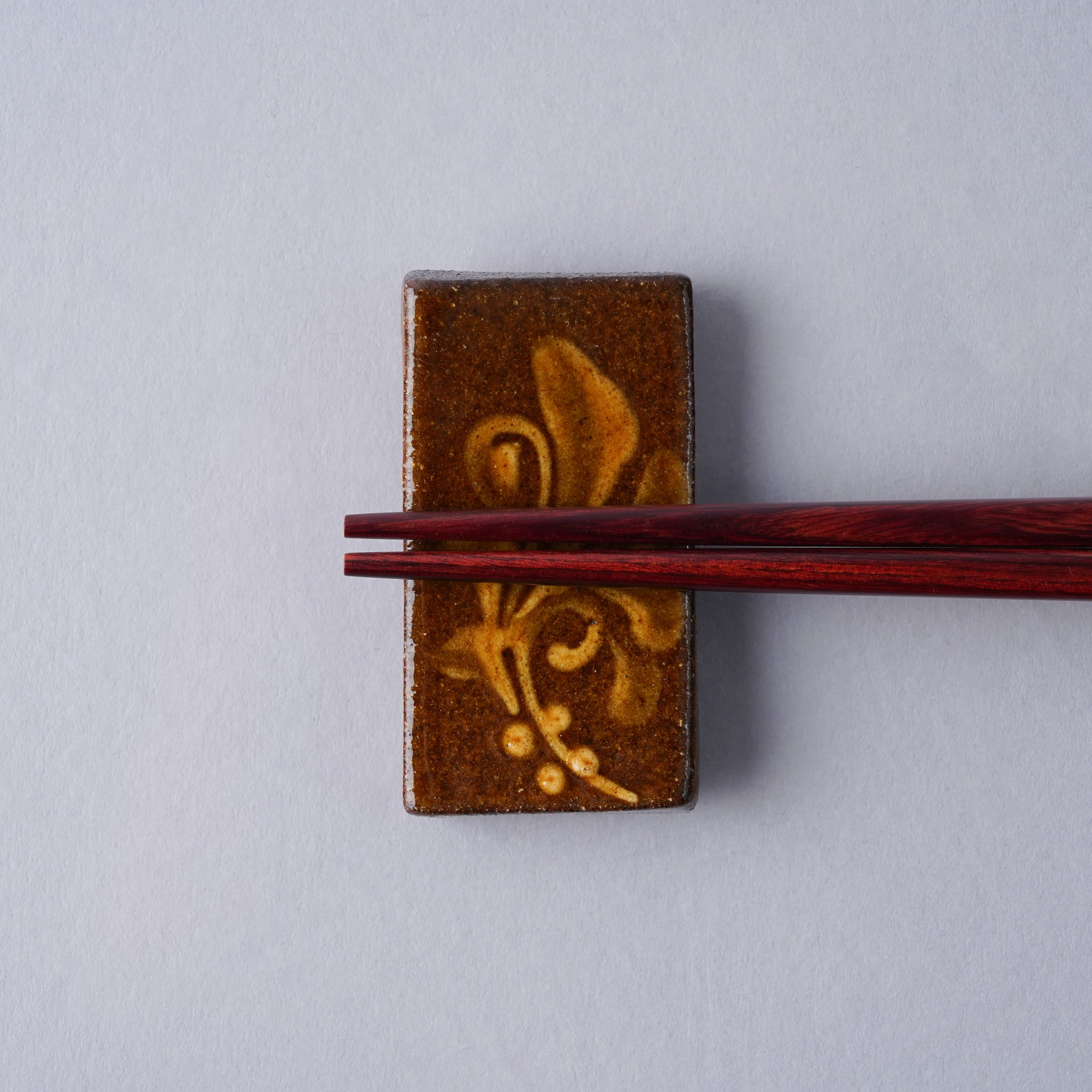 壺屋焼 やちむん 箸置き 5cm 飴白一珍唐草 Toushin Studio1156