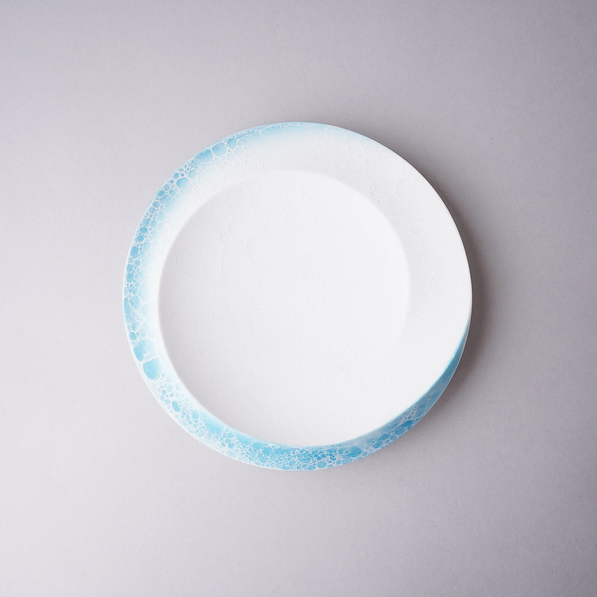 有田焼 シェルプレート 21.5cm 渕青白泡 Yamahei Studio1156