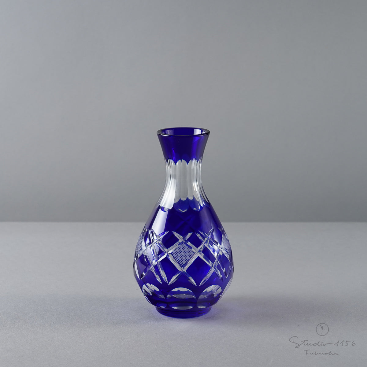 ガラス食器 切子ハンドカット 瑠璃被せ 徳利 200ml [廃番特価品] Yoshinuma-glass Studio1156