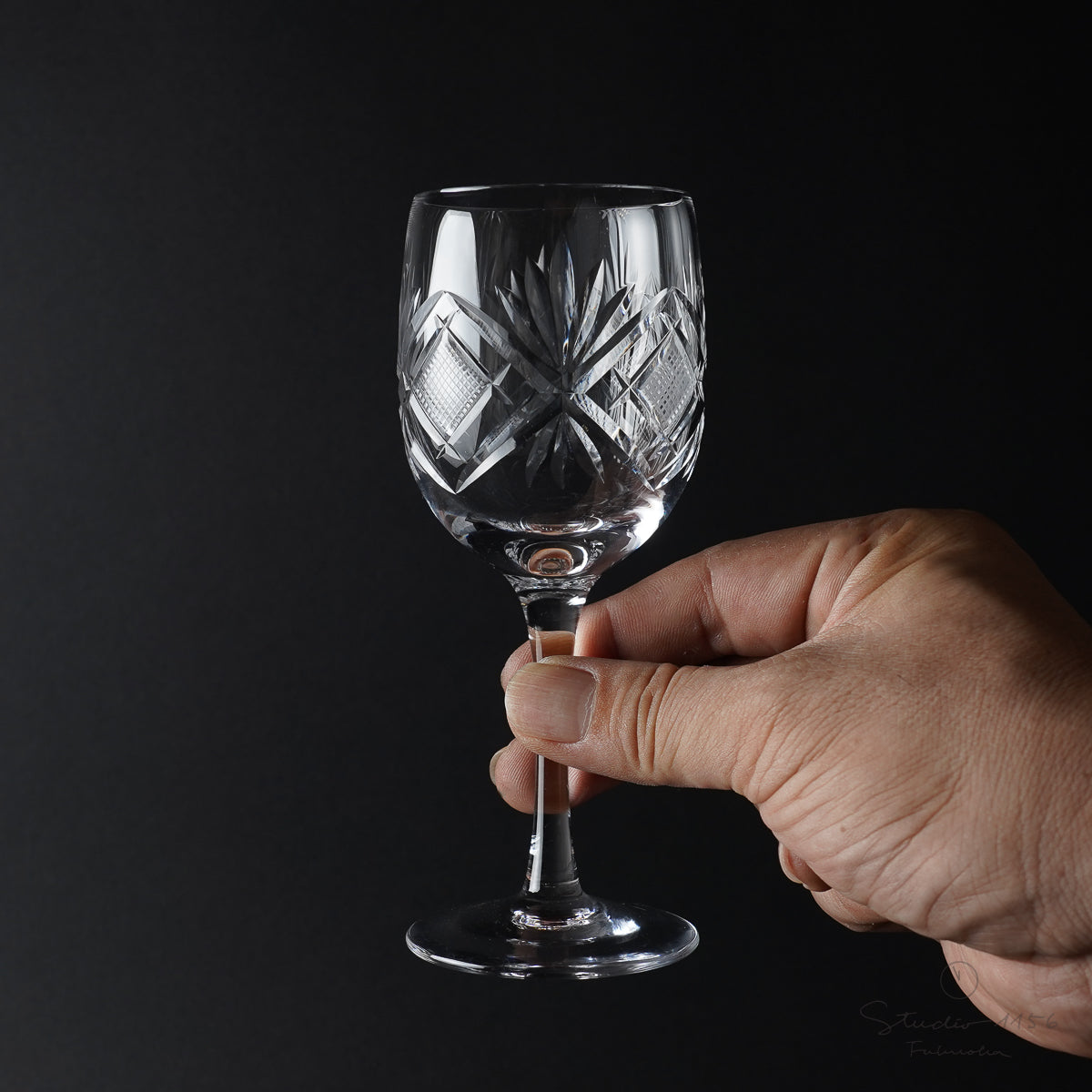 ガラス食器 セミクリスタル 切子ハンドカット 飛鳥 ワイングラス 150ml [廃番特価品] Yoshinuma-glass Studio1156