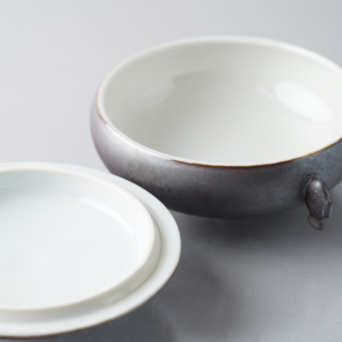 有田焼 鉄釉内白 スープカップ w/ Lid 10.5cm Zuiho Studio1156