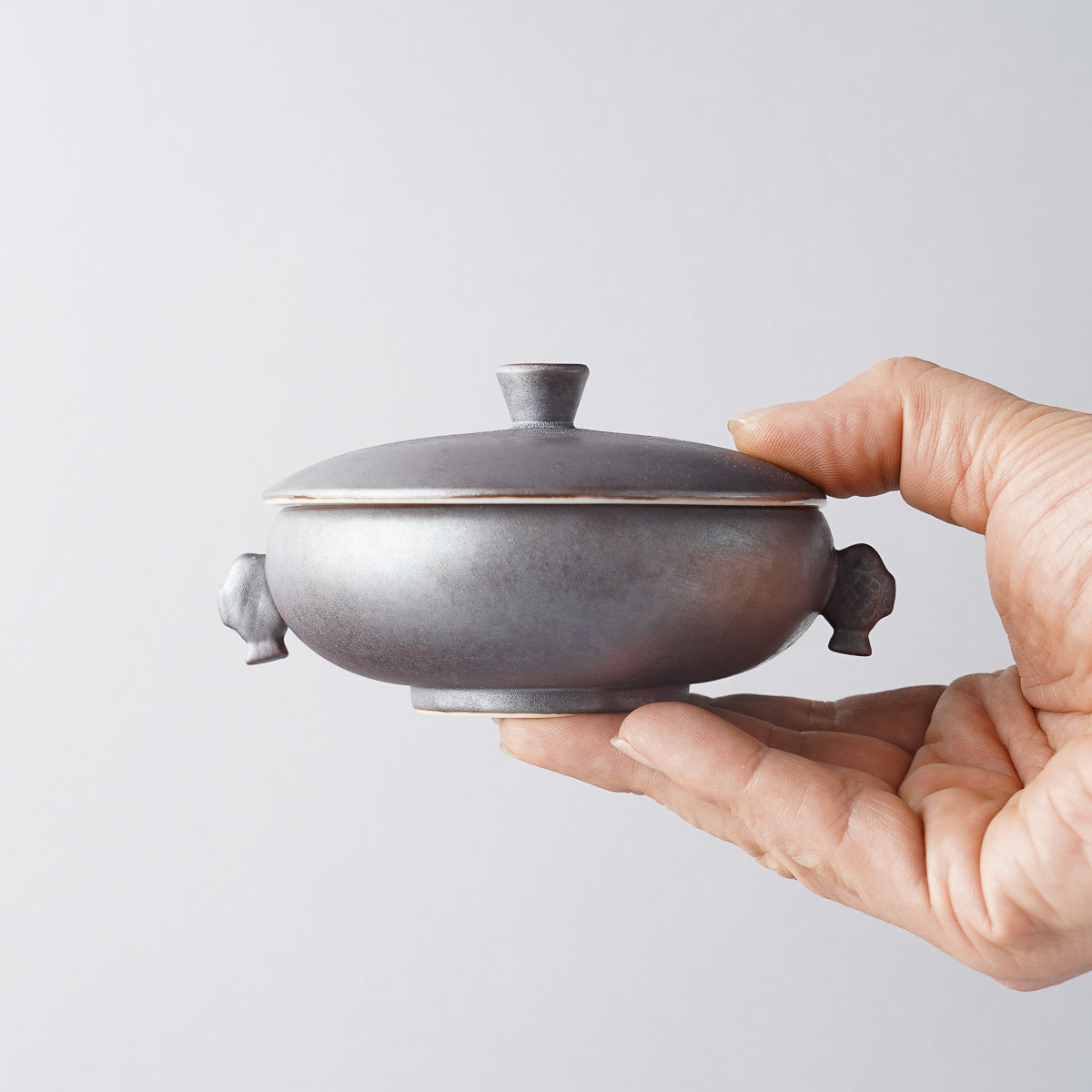 有田焼 鉄釉内白 スープカップ w/ Lid 10.5cm Zuiho Studio1156