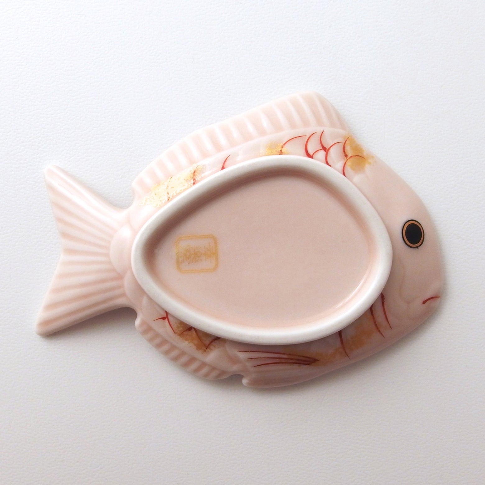 有田焼 錦 金叩き 鯛形小皿(ピンク) 10cm Kouraku Studio1156