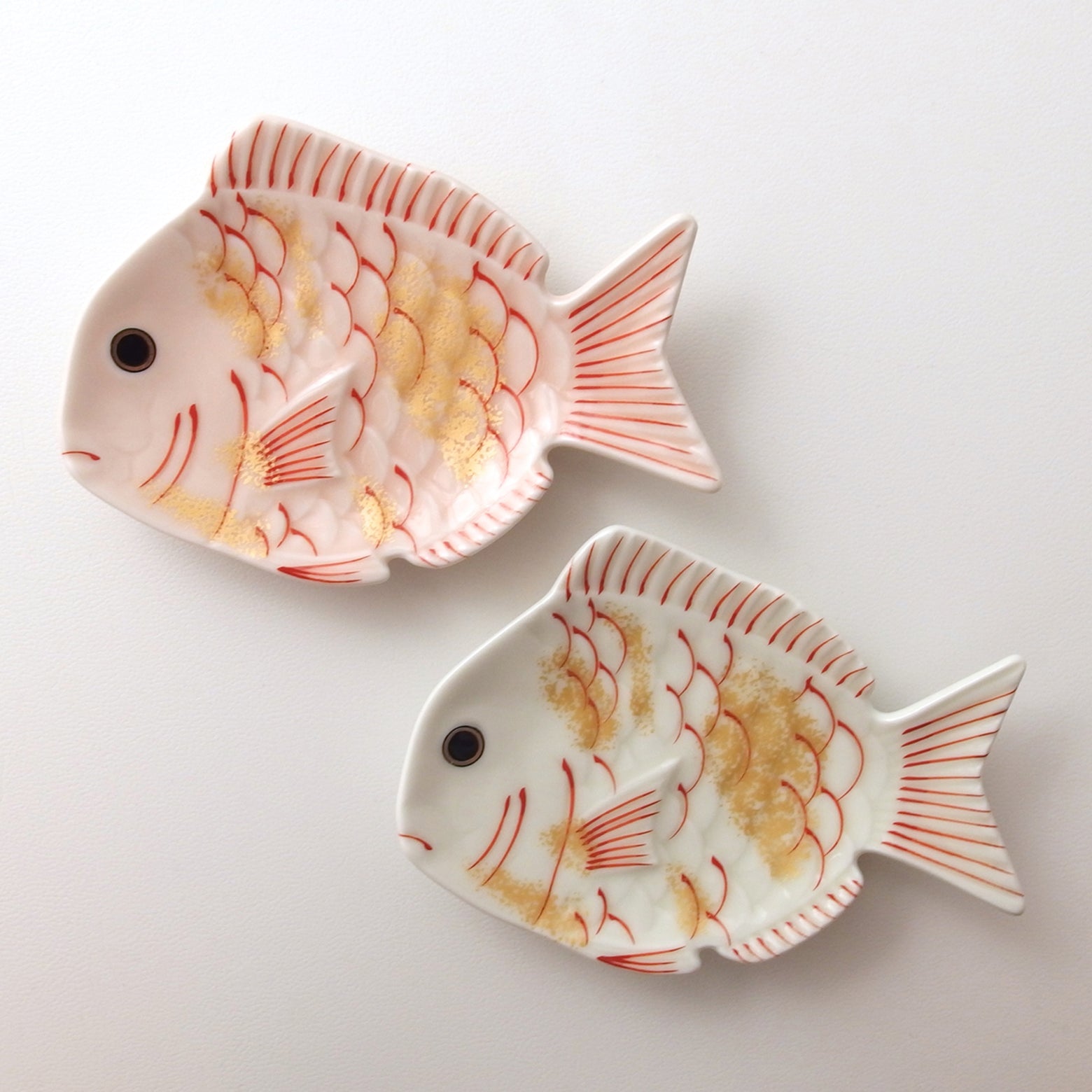 有田焼 錦 金叩き 鯛形小皿(白) 10cm Kouraku Studio1156