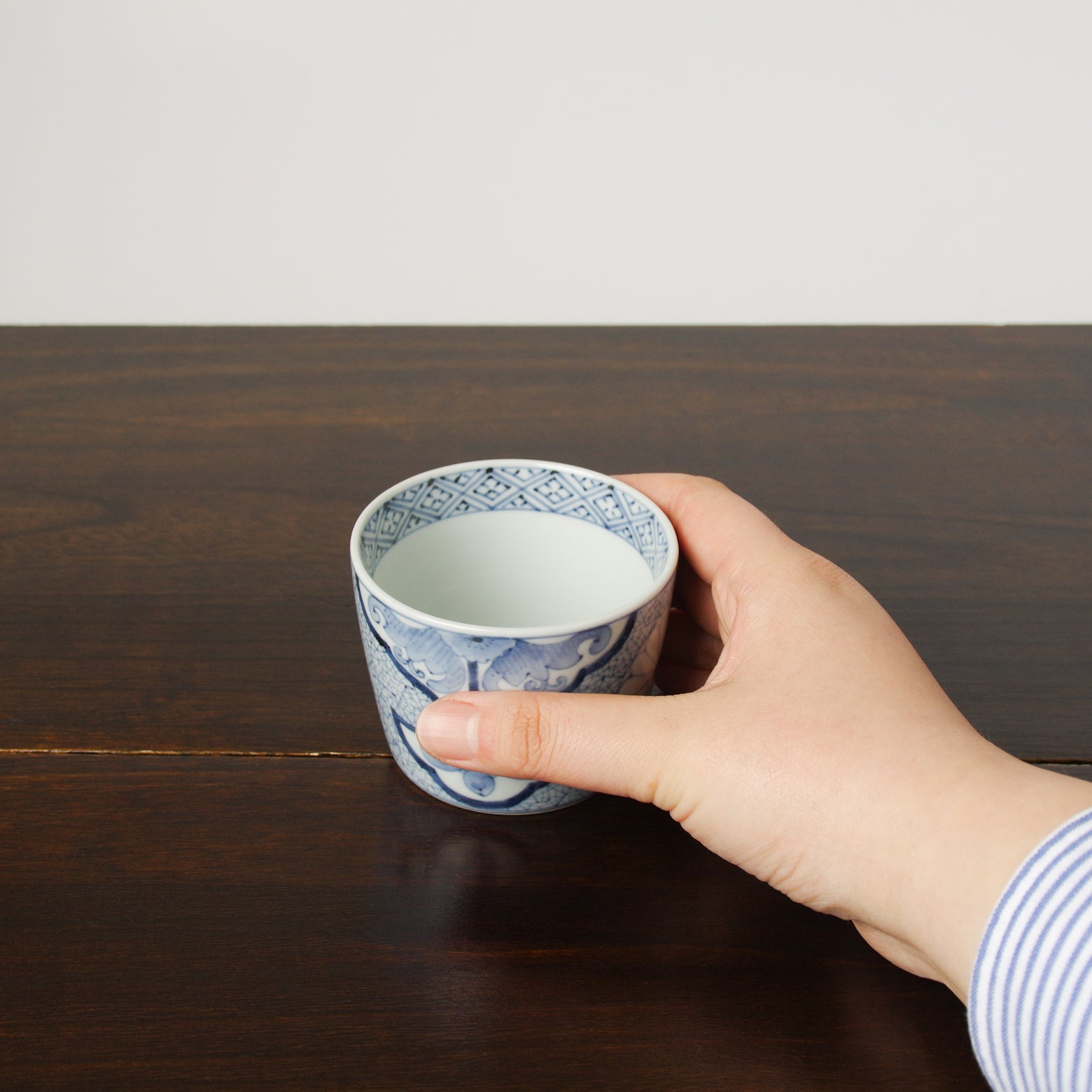 有田焼 染付 氷裂唐花文 そば猪口(大) 220ml Riso Studio1156