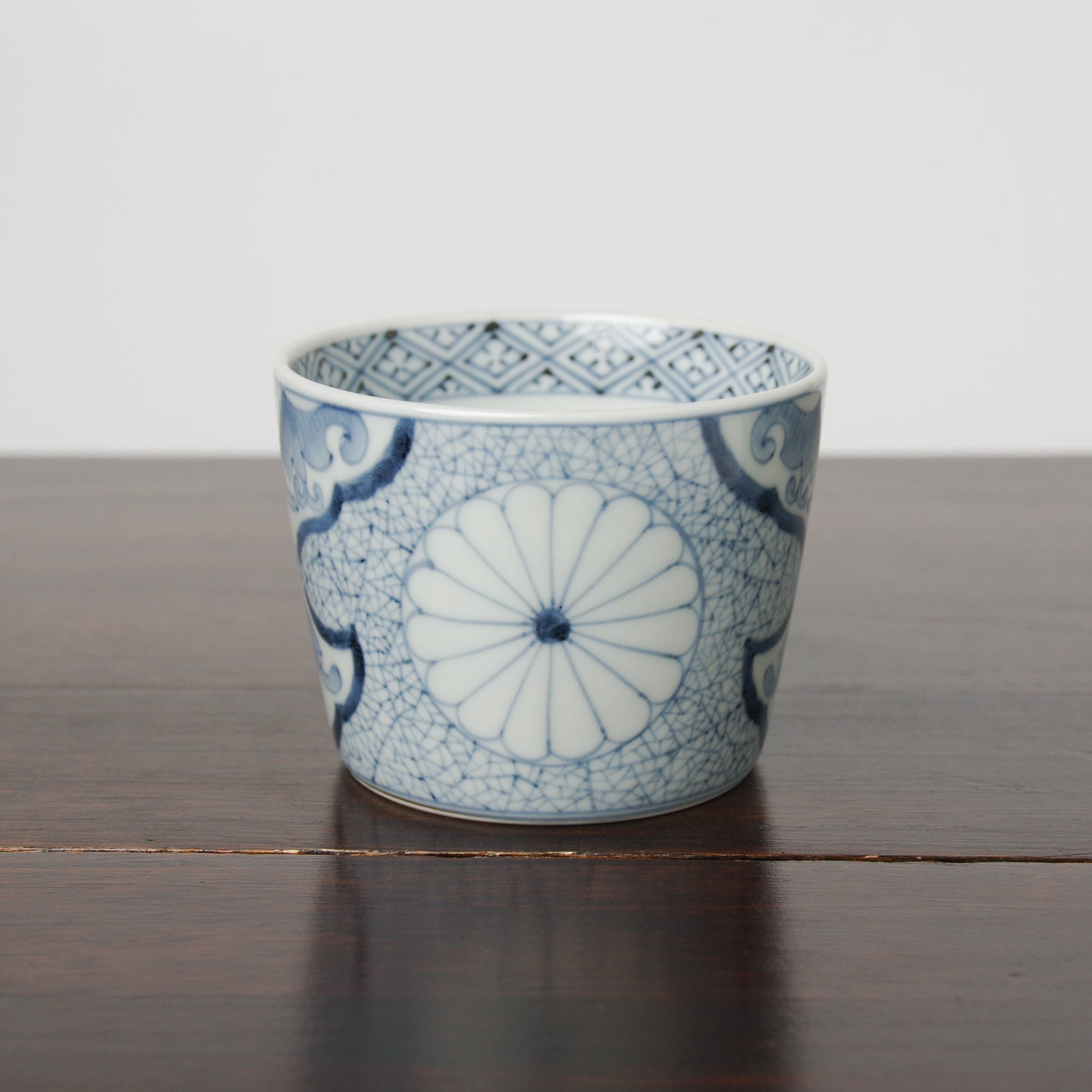 有田焼 染付 氷裂唐花文 そば猪口(大) 220ml Riso Studio1156