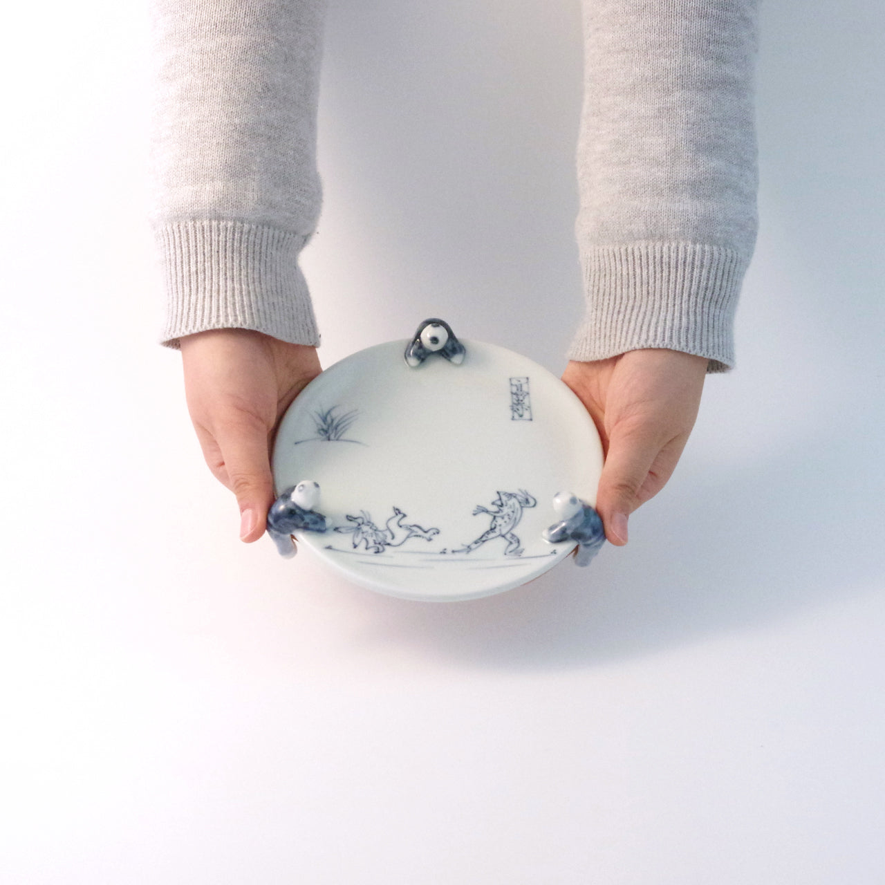 波佐見焼 染付 高山寺三閑人 五々皿 17.5cm Korin Studio1156