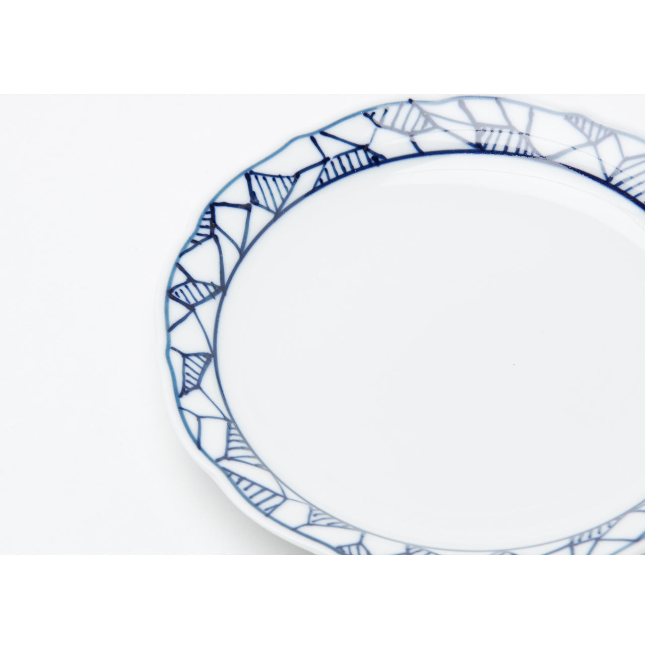 有田焼 染付氷裂 四寸皿 13cm Teizan Studio1156
