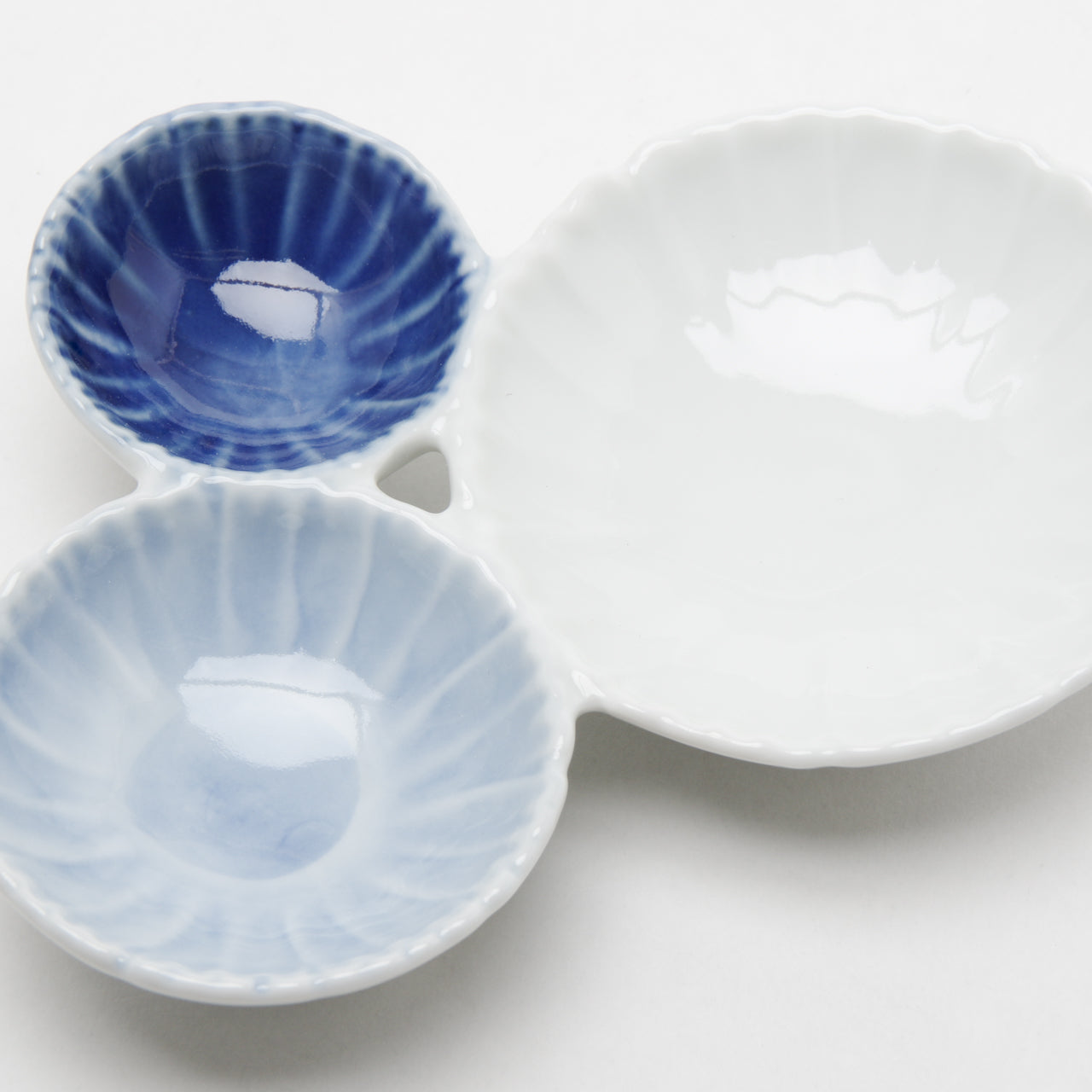 有田焼 花型三種皿 12.5cm Denpei Studio1156