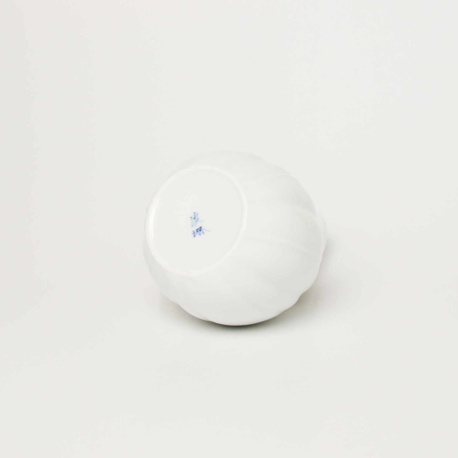 波佐見焼 白 彫 一輪挿し 15cm Korin Studio1156