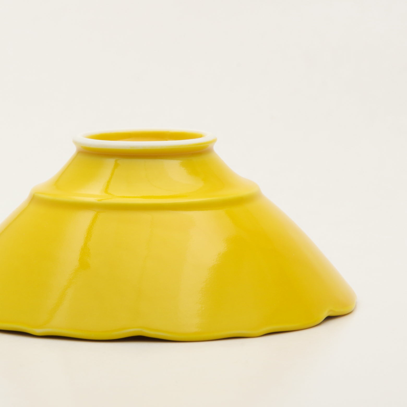 波佐見焼 黄釉 桔梗渕高台中付 12cm Korin Studio1156