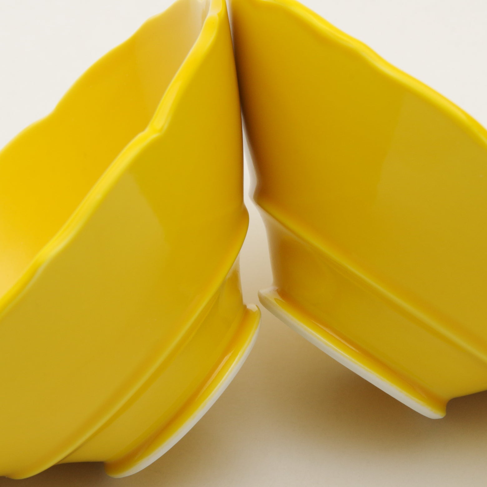 波佐見焼 黄釉 桔梗渕高台中付 12cm Korin Studio1156