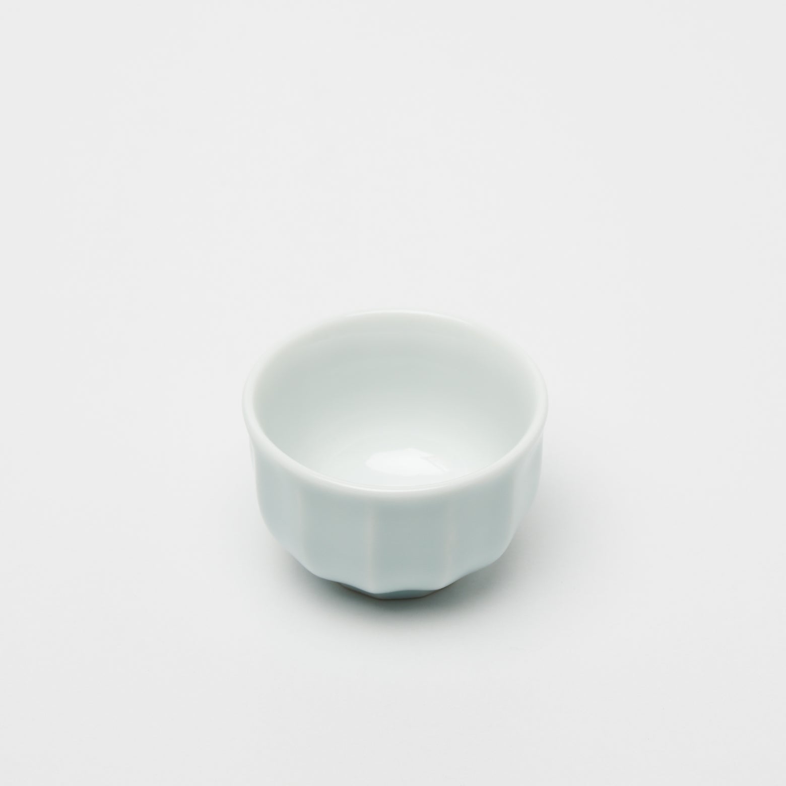 有田焼 面取 ぐい呑(青白) 40ml Seitoen Studio1156