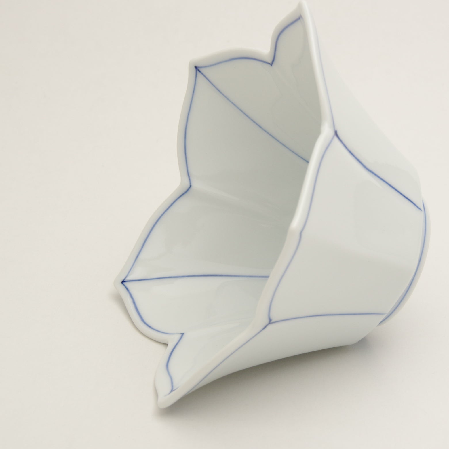 波佐見焼 桔梗筋 桔梗型反小鉢(青) 12.5cm Korin Studio1156