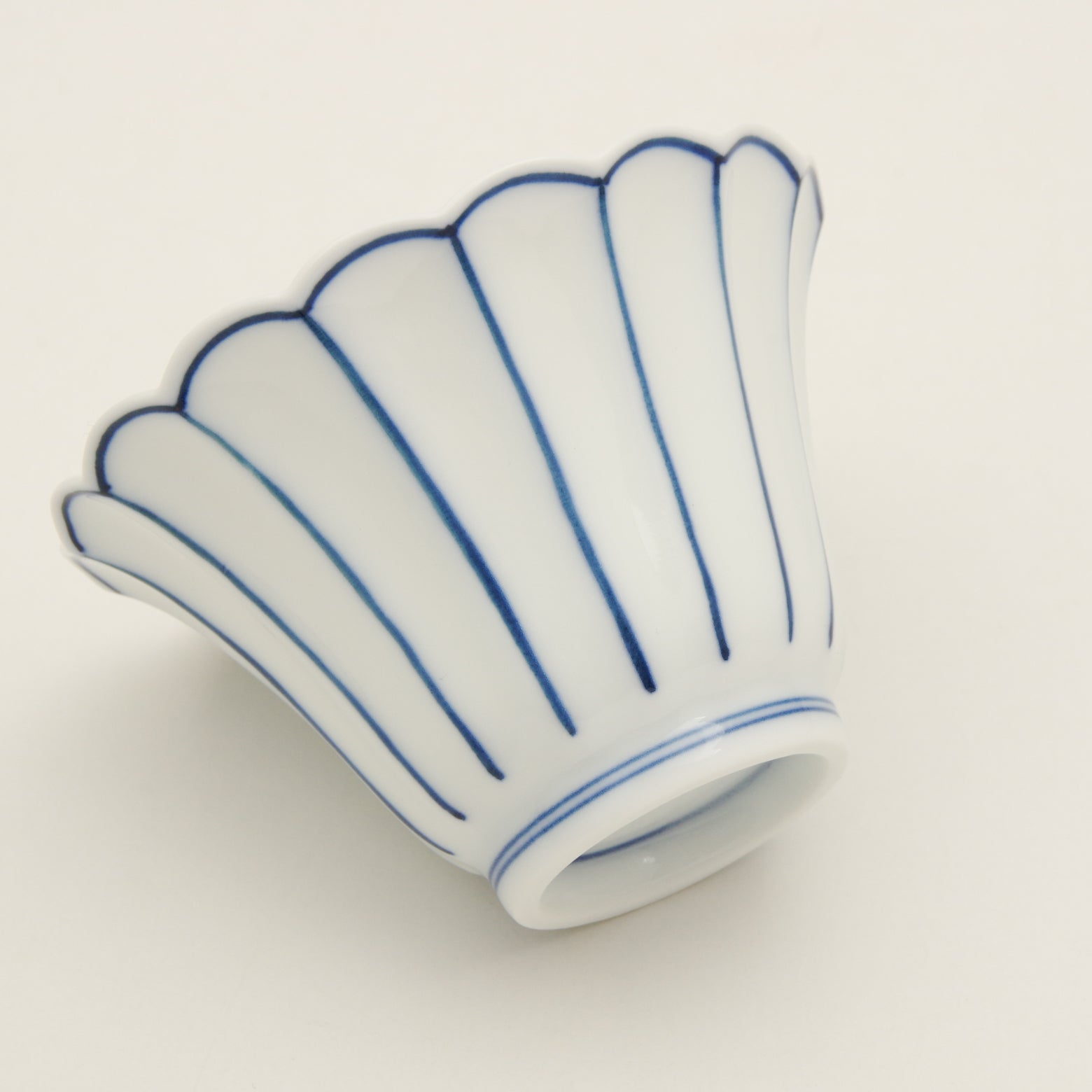 有田焼 染付 薄渕 菊割小鉢(小/青) 8.5cm Ojiyama Studio1156