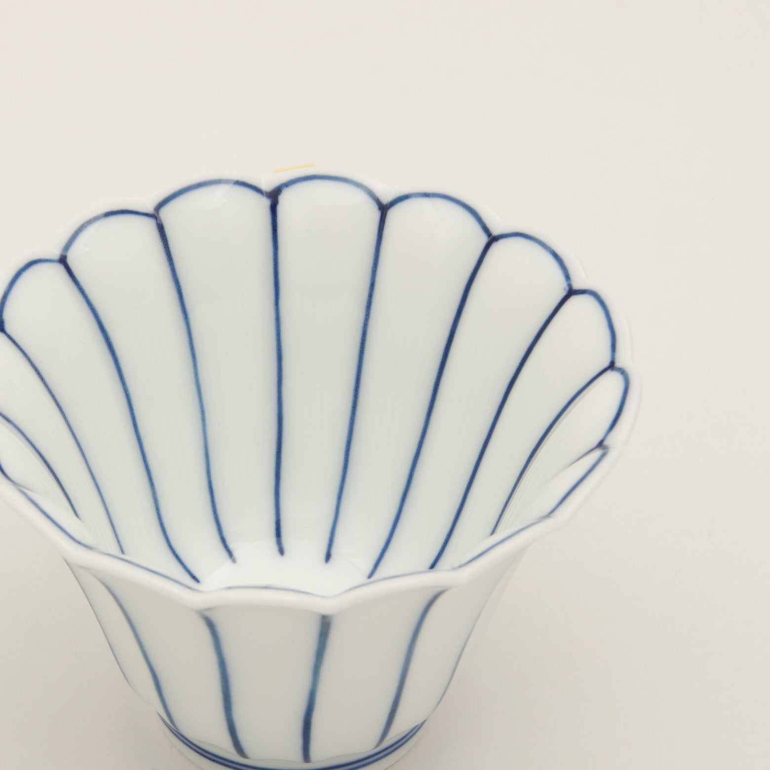 有田焼 染付 薄渕 菊割小鉢(小/青) 8.5cm Ojiyama Studio1156