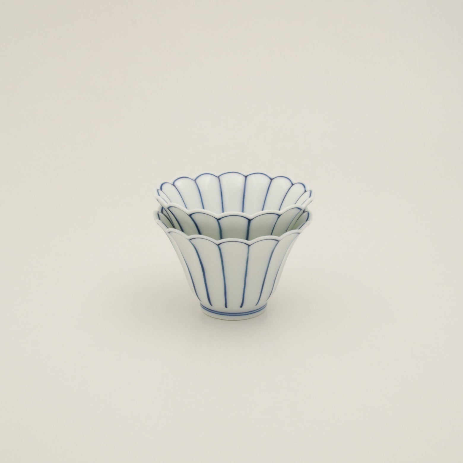 有田焼 染付 薄渕 菊割小鉢(小/青) 8.5cm Ojiyama Studio1156